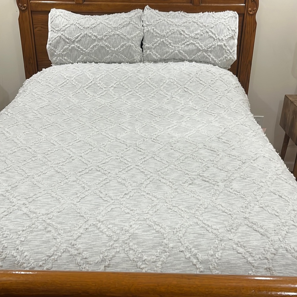 Rachel Ashwell 3 piece Full/Queen Comforter Set